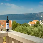 Nella Hvar * Rudina